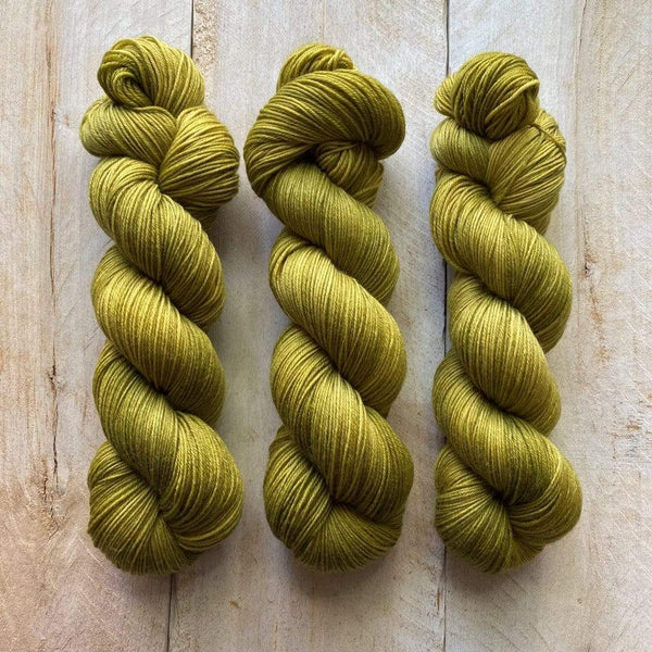 Biscotte Yarns, Bis-Sock yarn semi-solid, 85% superwash merino wool and 15% nylon, 100g #1 Fingering Weight