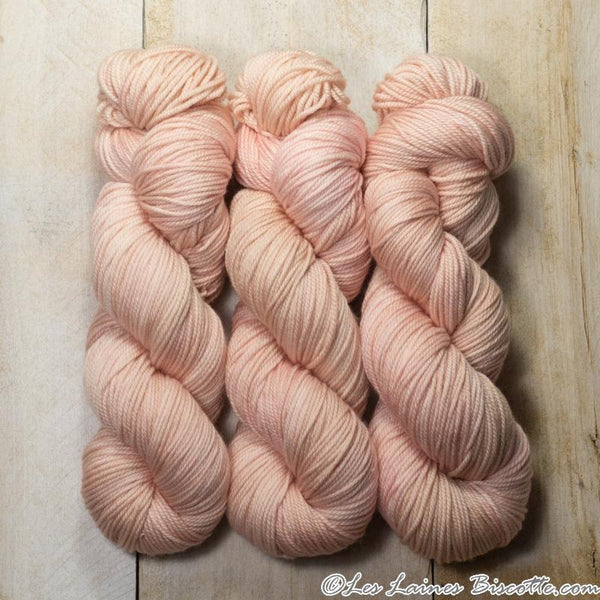 Biscotte Yarns, Pure yarn, 90% merino wool, 10% silk, #3 DK Weight