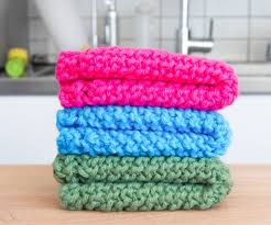 Adult Beginner Knitting Class, Instructor Susan