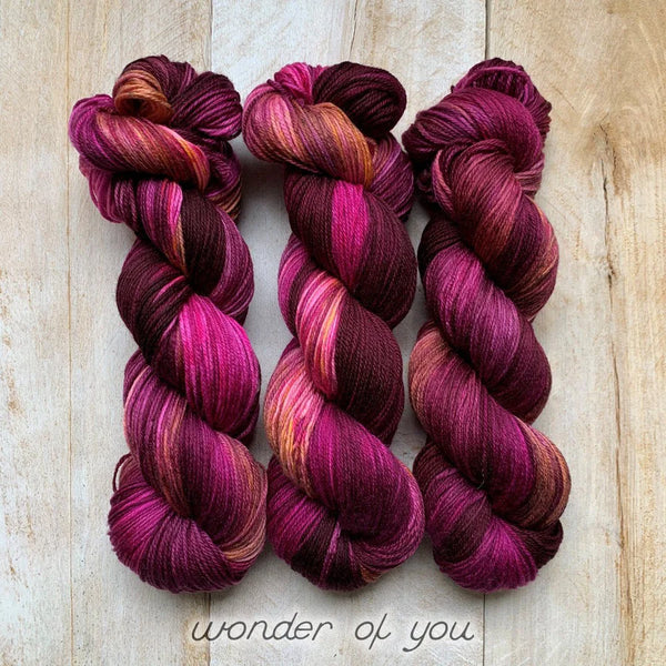Biscotte Yarns, Bis-Sock yarn semi-solid, 85% superwash merino wool and 15% nylon, 100g #1 Fingering Weight